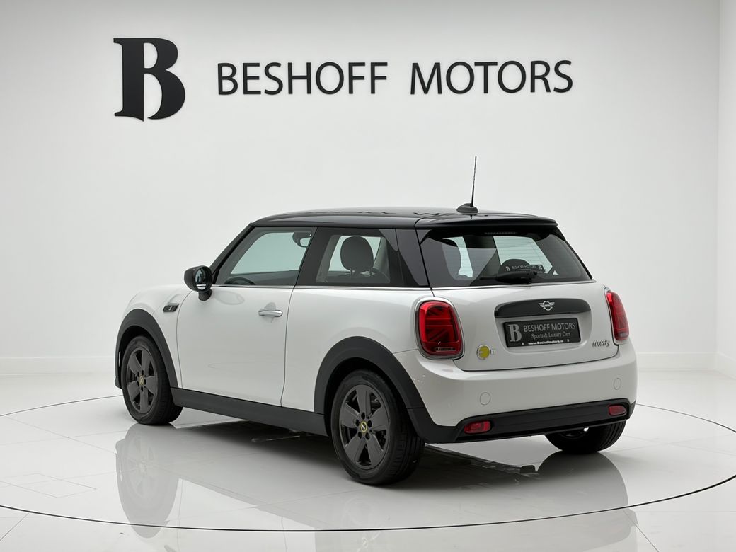2023 Mini Hatch
