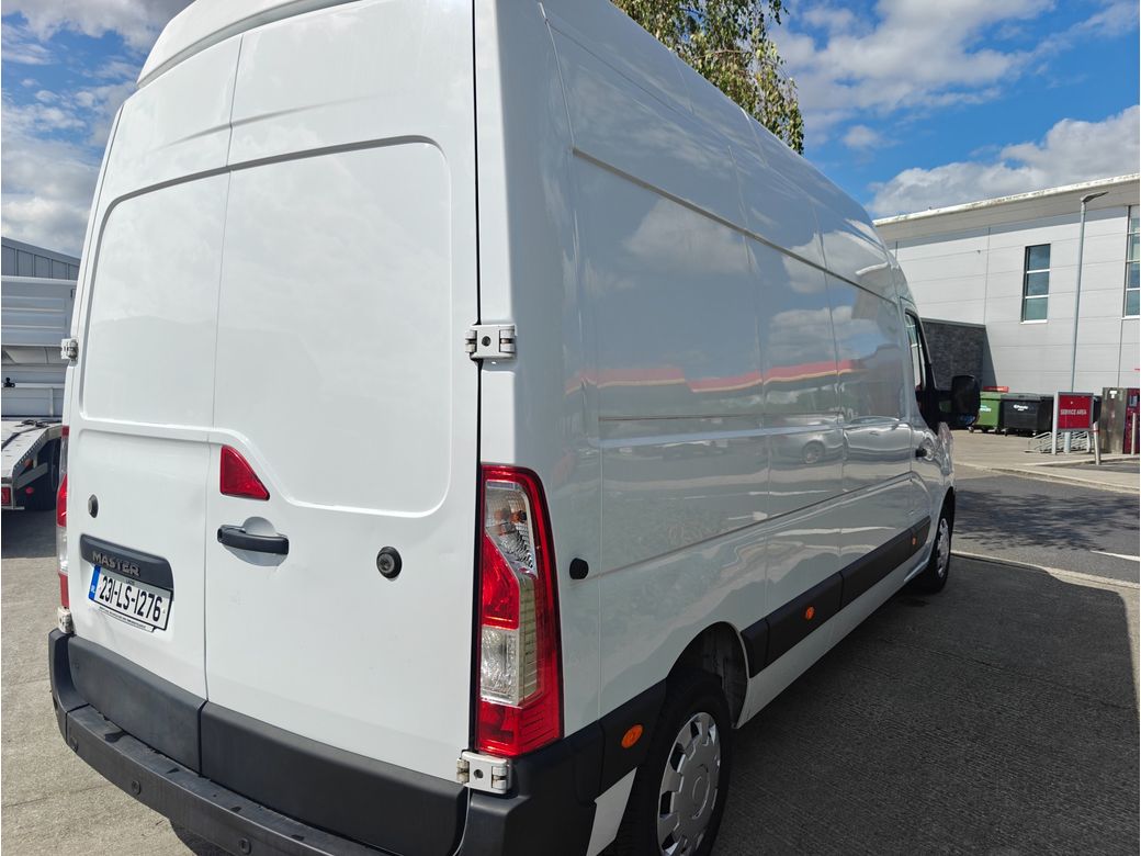 2023 Renault Master