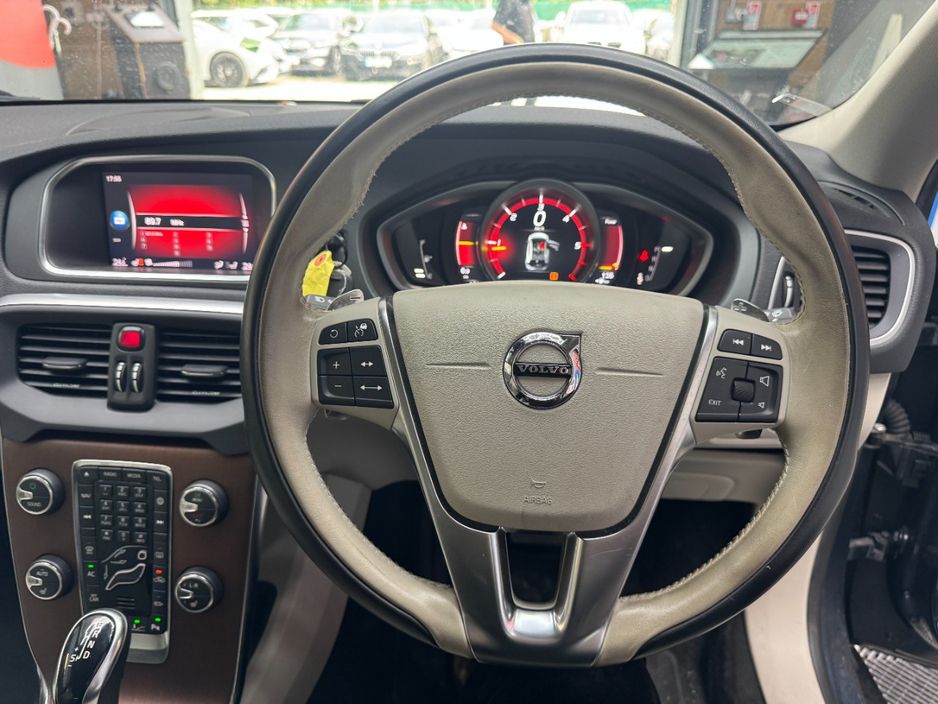 2018 Volvo V40