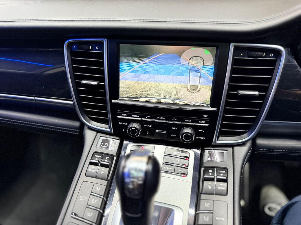 2016 Porsche Panamera