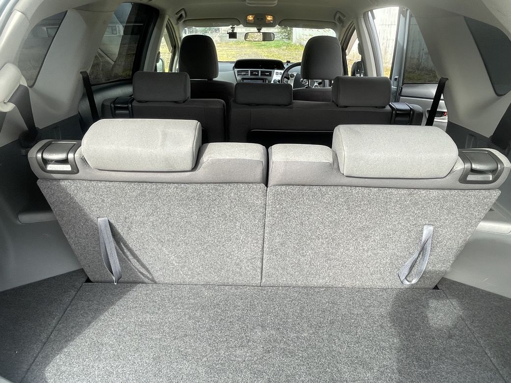 2013 Toyota Prius Alpha