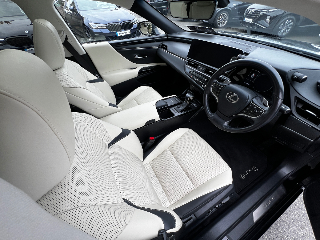 2022 Lexus ES 300h
