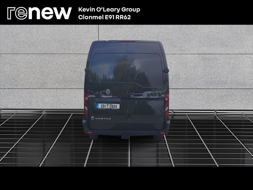 2025 Renault Master