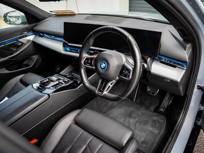 2024 BMW i5