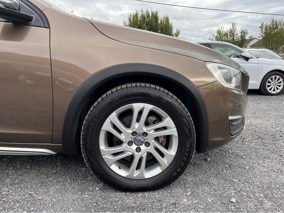 2016 Volvo V60 Cross Country