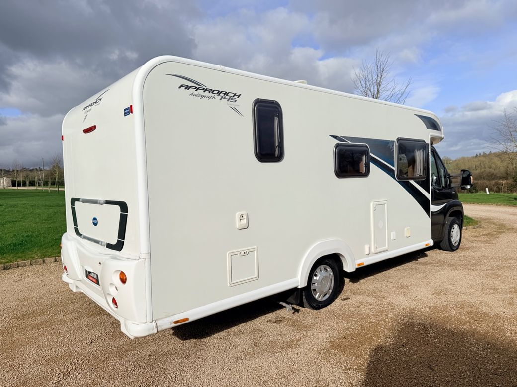 2014 BAILEY  APPROCH 745 LOW PROFILE MANUAL