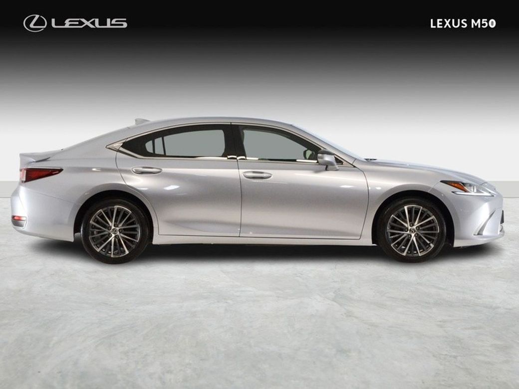 2023 Lexus ES 300h
