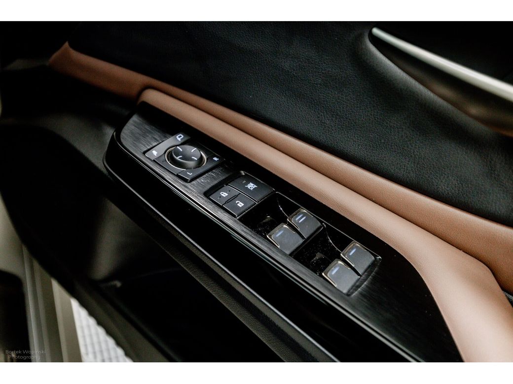 2023 Lexus ES 300h