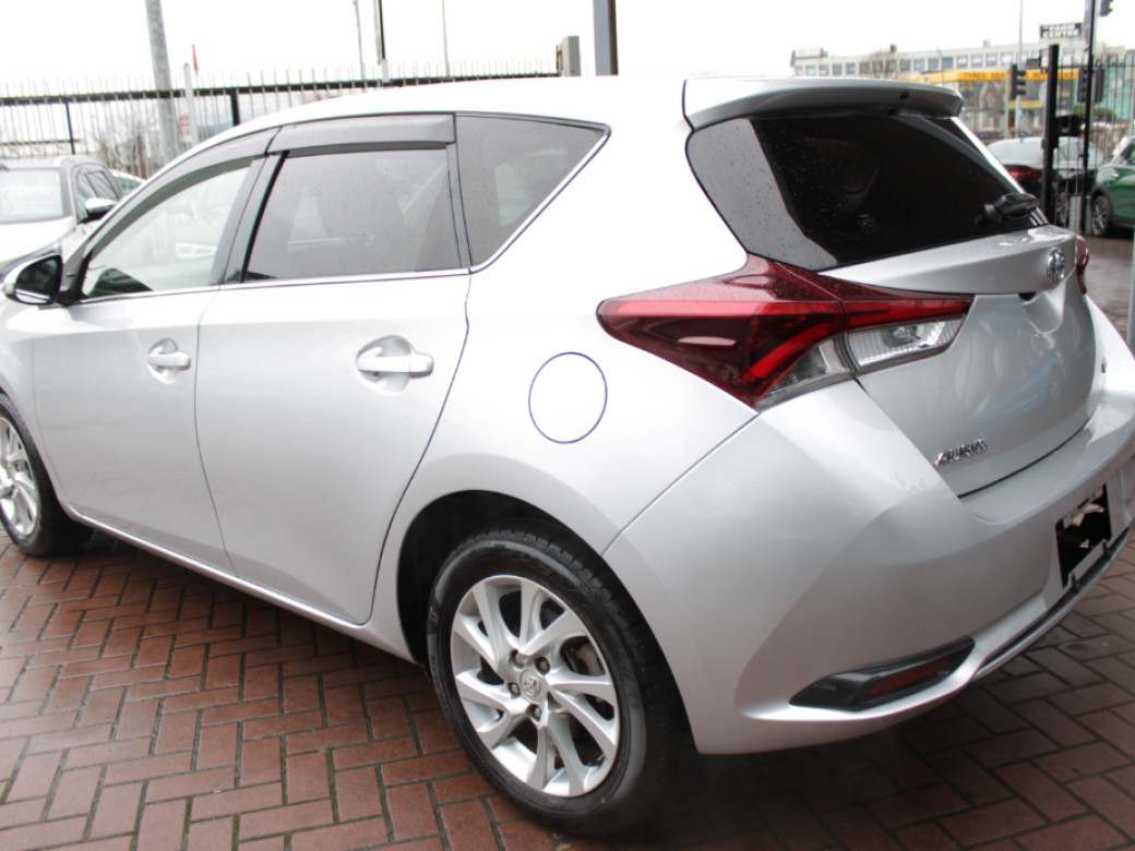 2017 Toyota Auris