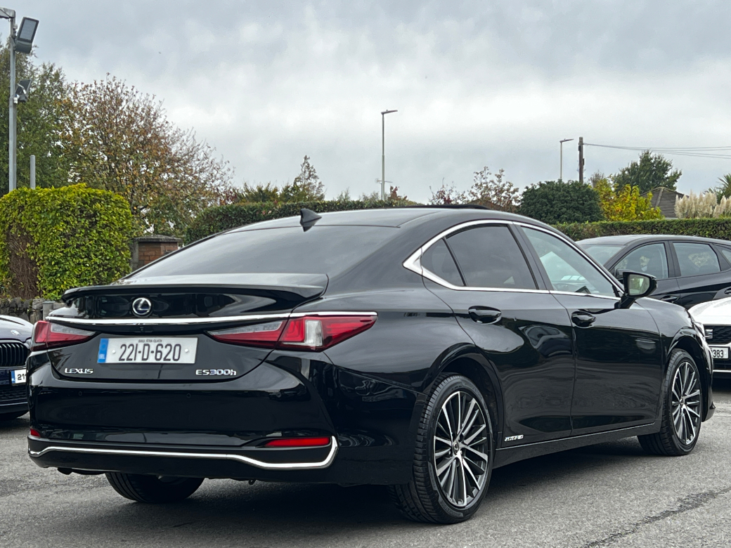2022 Lexus ES 300h