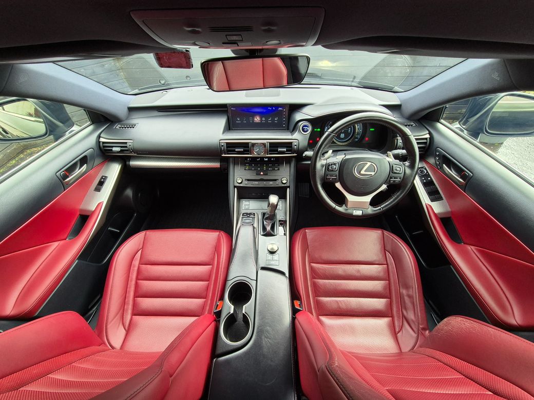 2020 Lexus IS 300h