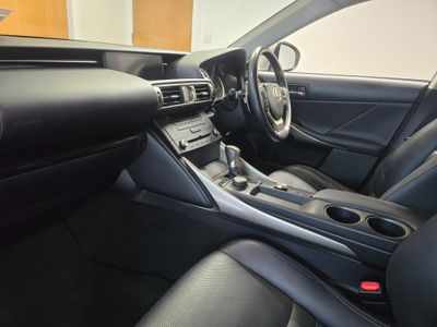 2014 Lexus IS 300h
