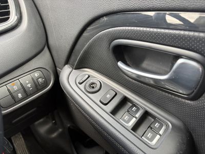 2016 Kia Carens