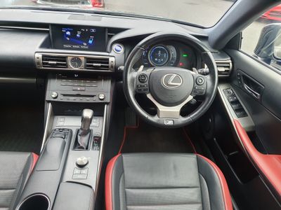 2015 Lexus IS 300h