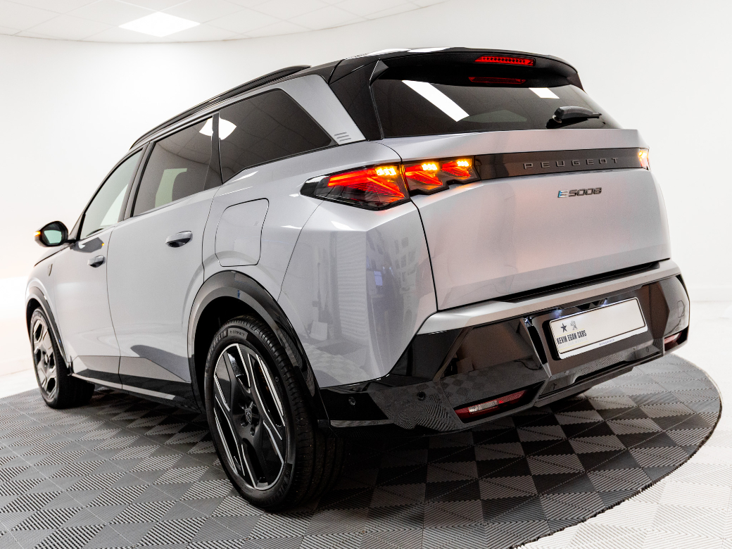 2024 Peugeot 5008