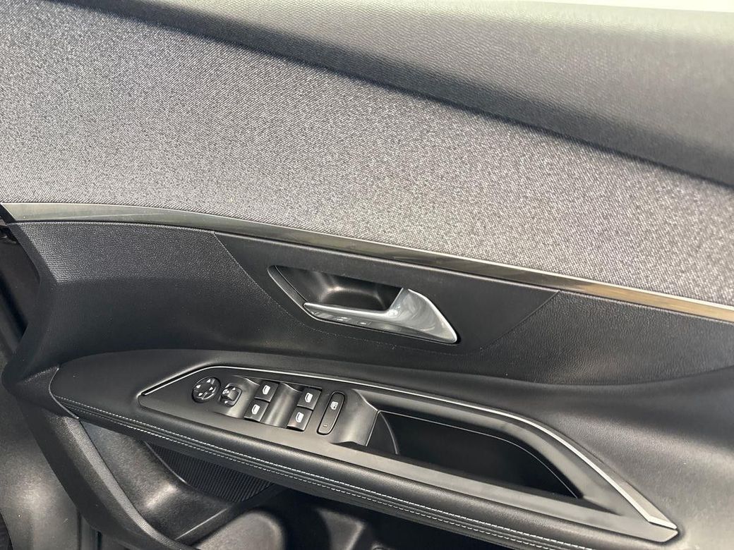 2022 Peugeot 5008