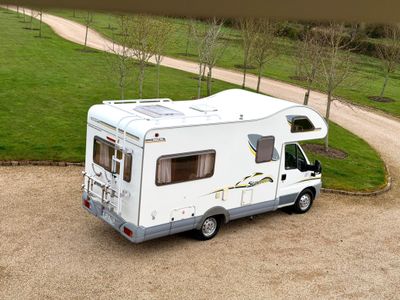 2005 SWIFT SUNTOR 590 RL R.H.D 