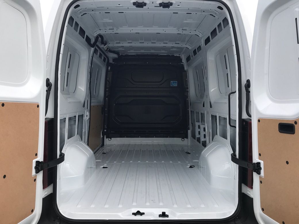 2025 Renault Master