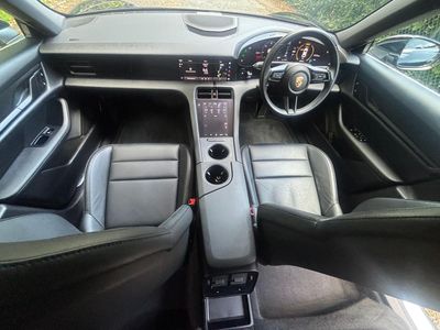 2023 Porsche Taycan