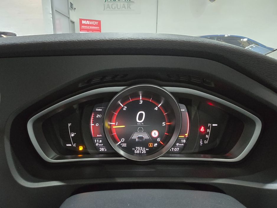 2018 Volvo V40