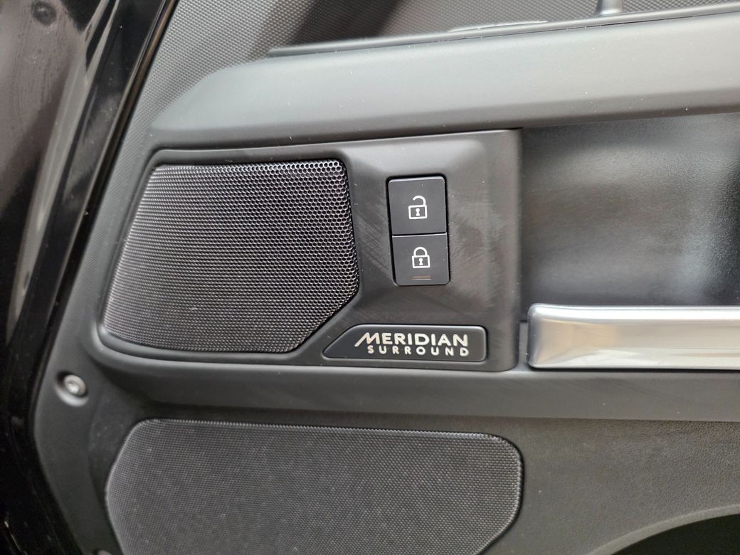 2025 Land Rover Defender 110