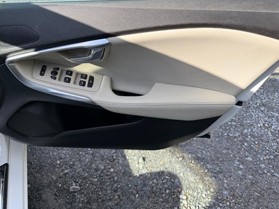 2017 Volvo V40