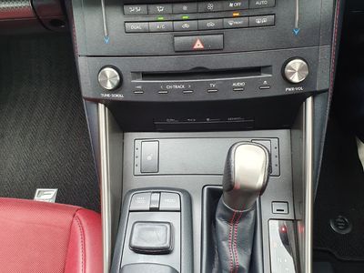 2016 Lexus IS 300h