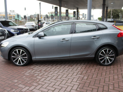 2018 Volvo V40