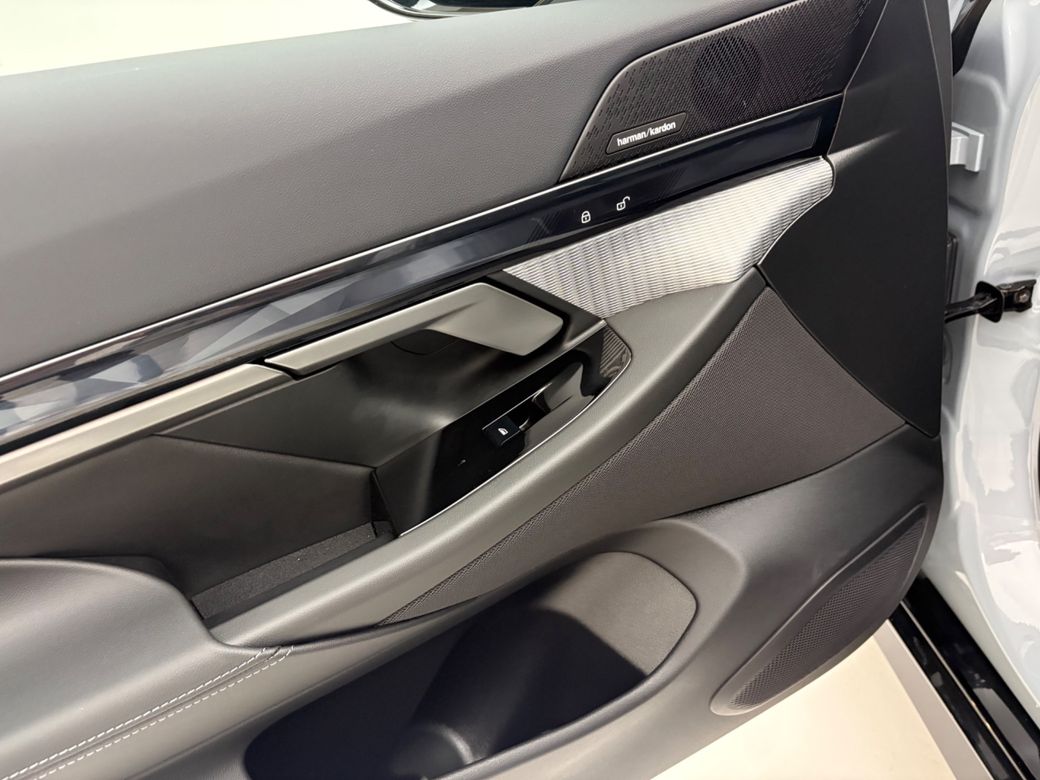 2025 BMW i5