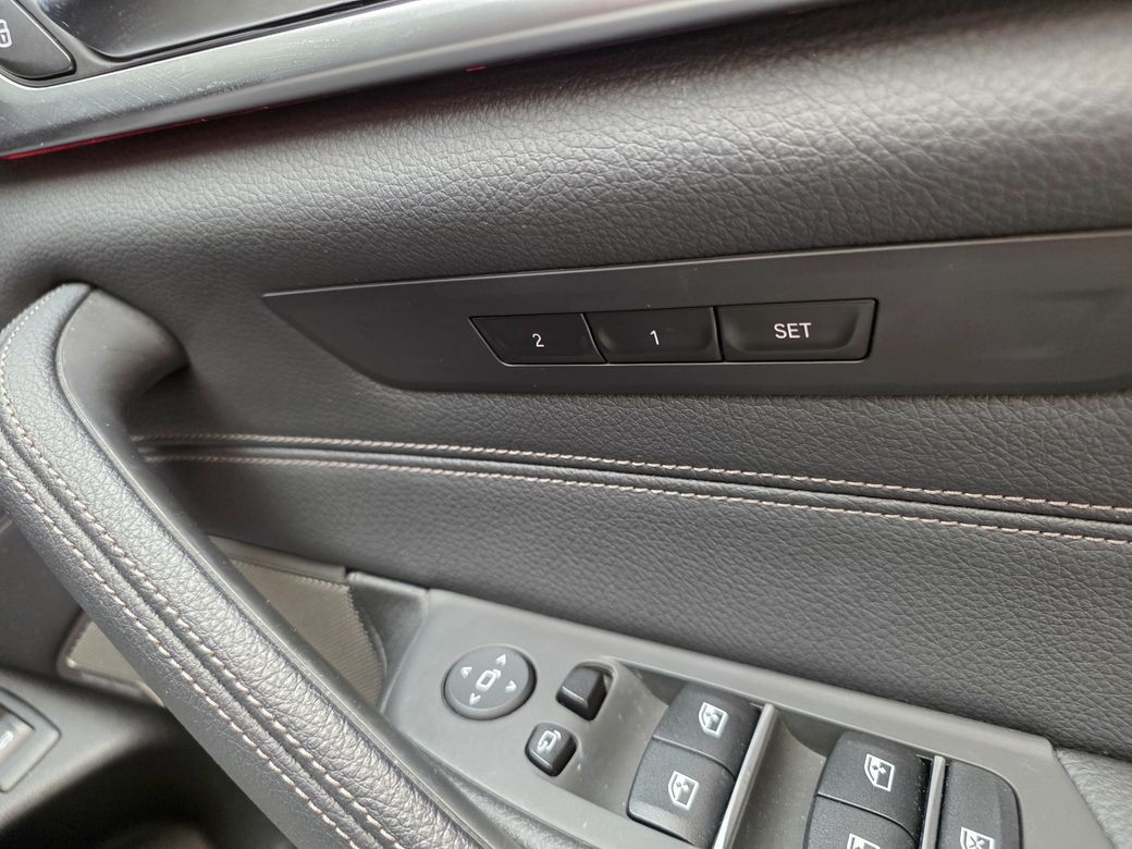 2023 BMW 520