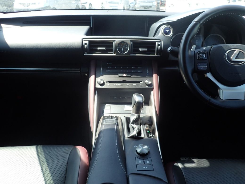 2019 Lexus IS 300h