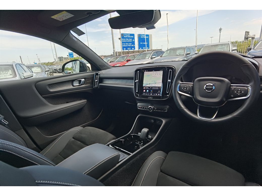 2022 Volvo C40