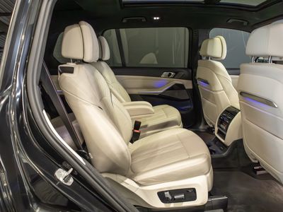 2022 BMW X7