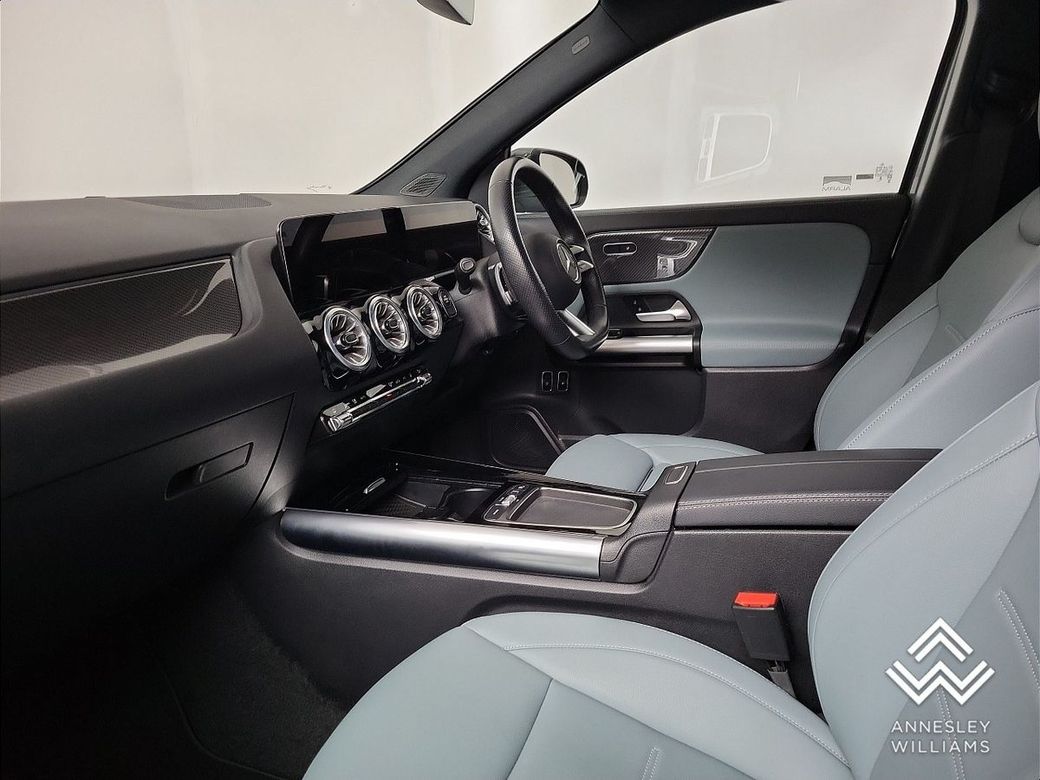 2025 Mercedes-Benz GLA Class