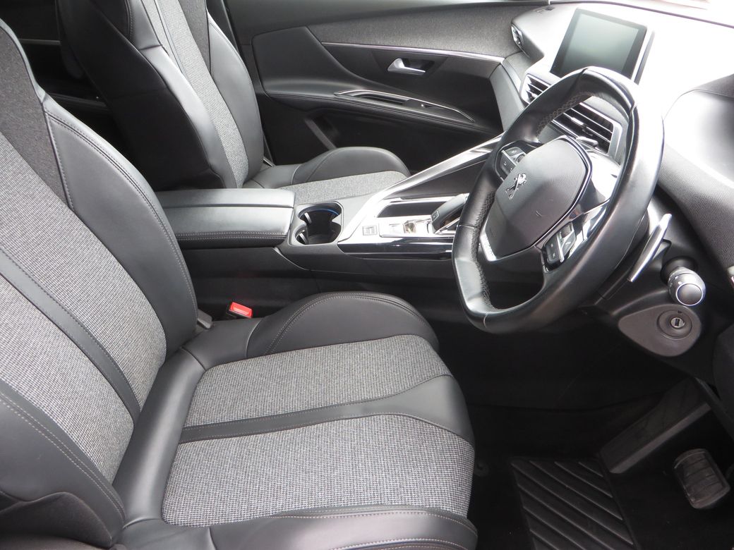 2020 Peugeot 5008