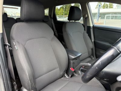 2016 Kia Carens