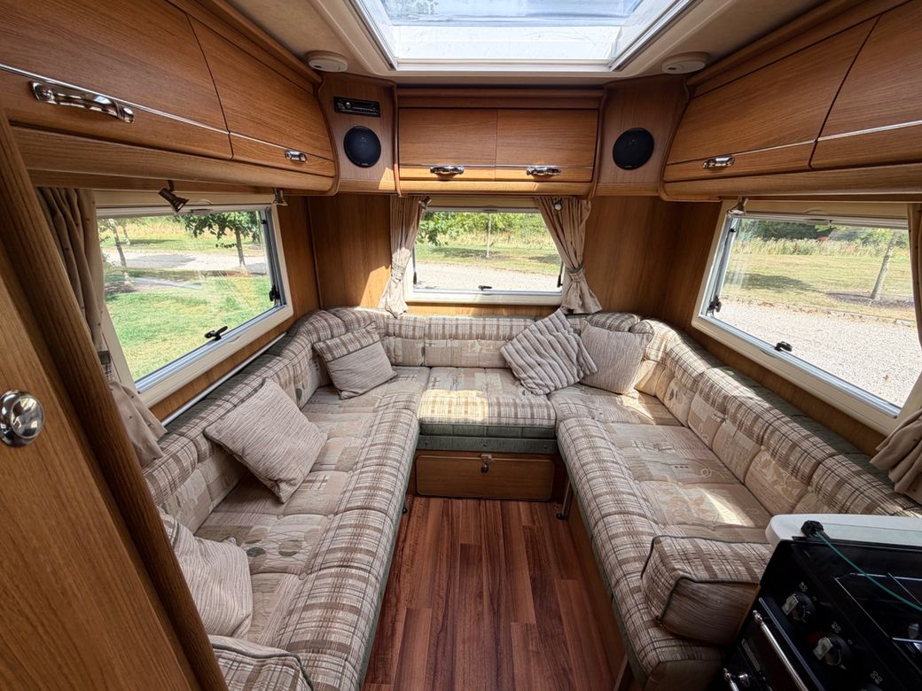 2010 AUTOSLEEPER SUFFOLK LOW PROFILE R.H.D AUTO 