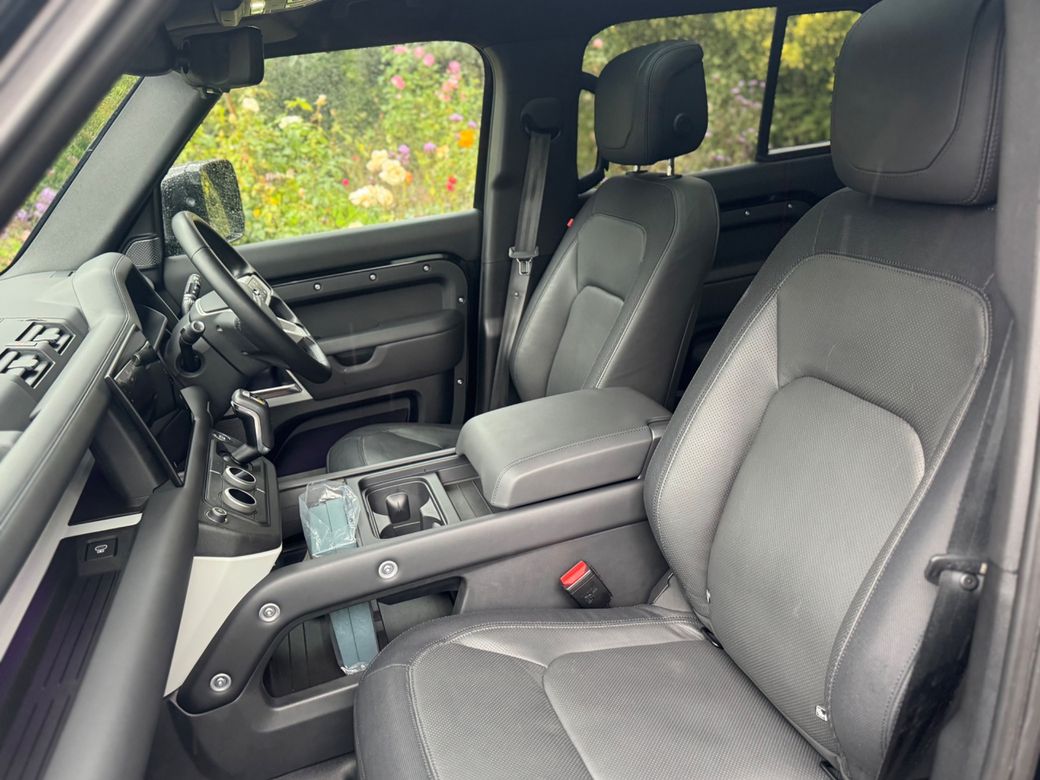 2024 Land Rover Defender 110