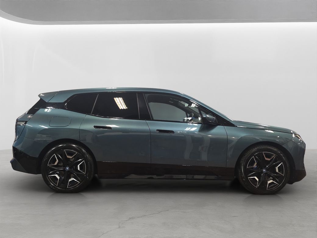 2022 BMW iX