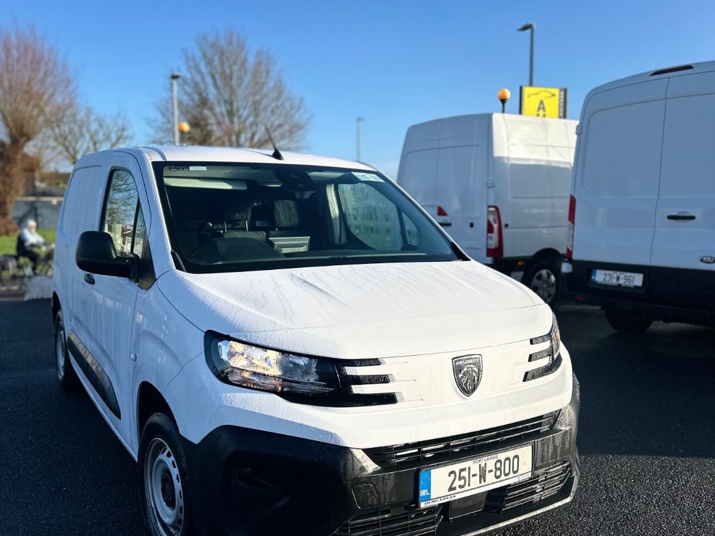 2025 Peugeot Partner