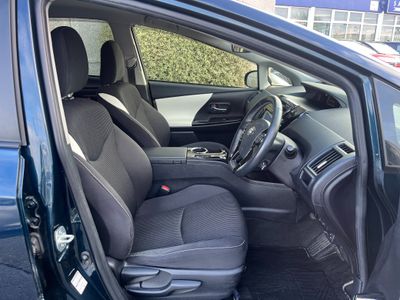 2018 Toyota Prius Alpha