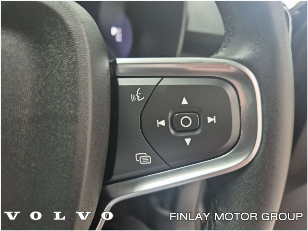 2023 Volvo XC40