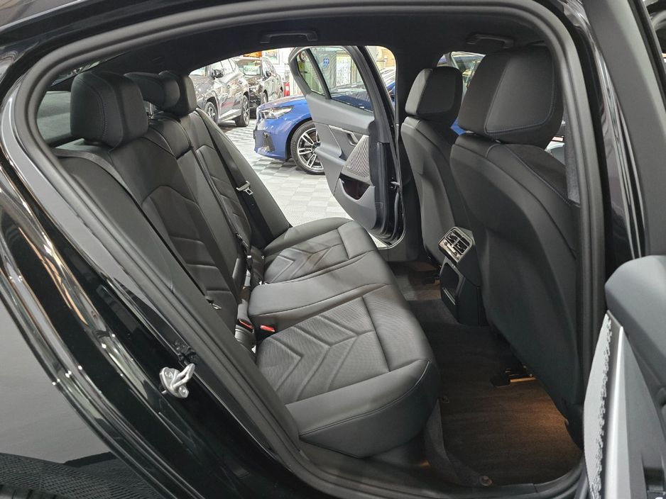 2024 BMW i5