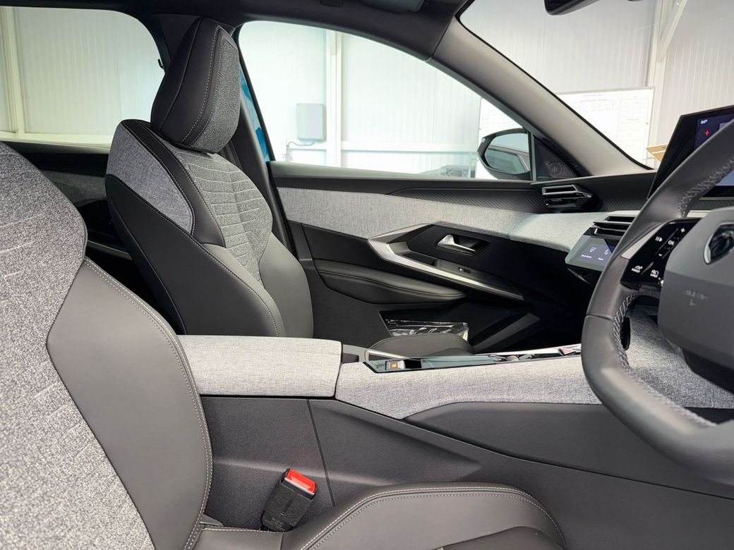 2025 Peugeot 5008
