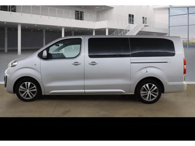 2018 Peugeot Traveller