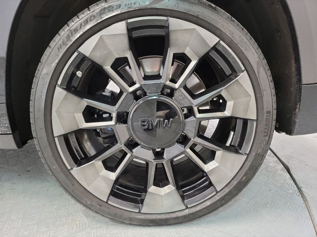 2025 BMW XM