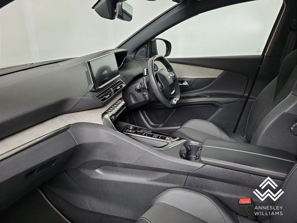2023 Peugeot 5008
