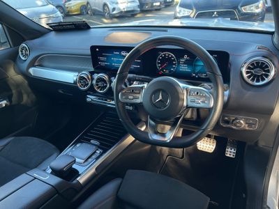2022 Mercedes-Benz EQB