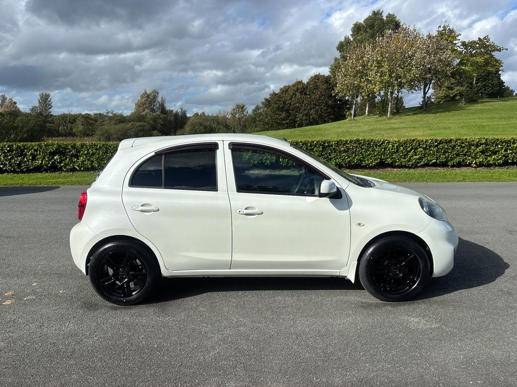 2017 Nissan March