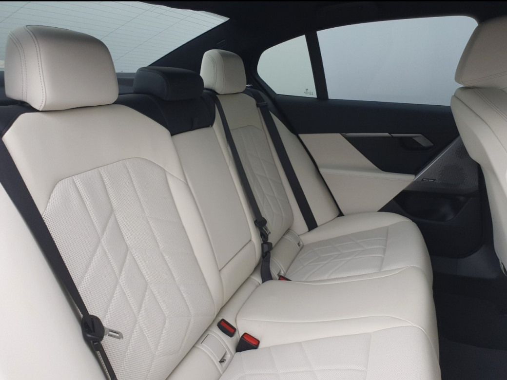2026 BMW 530